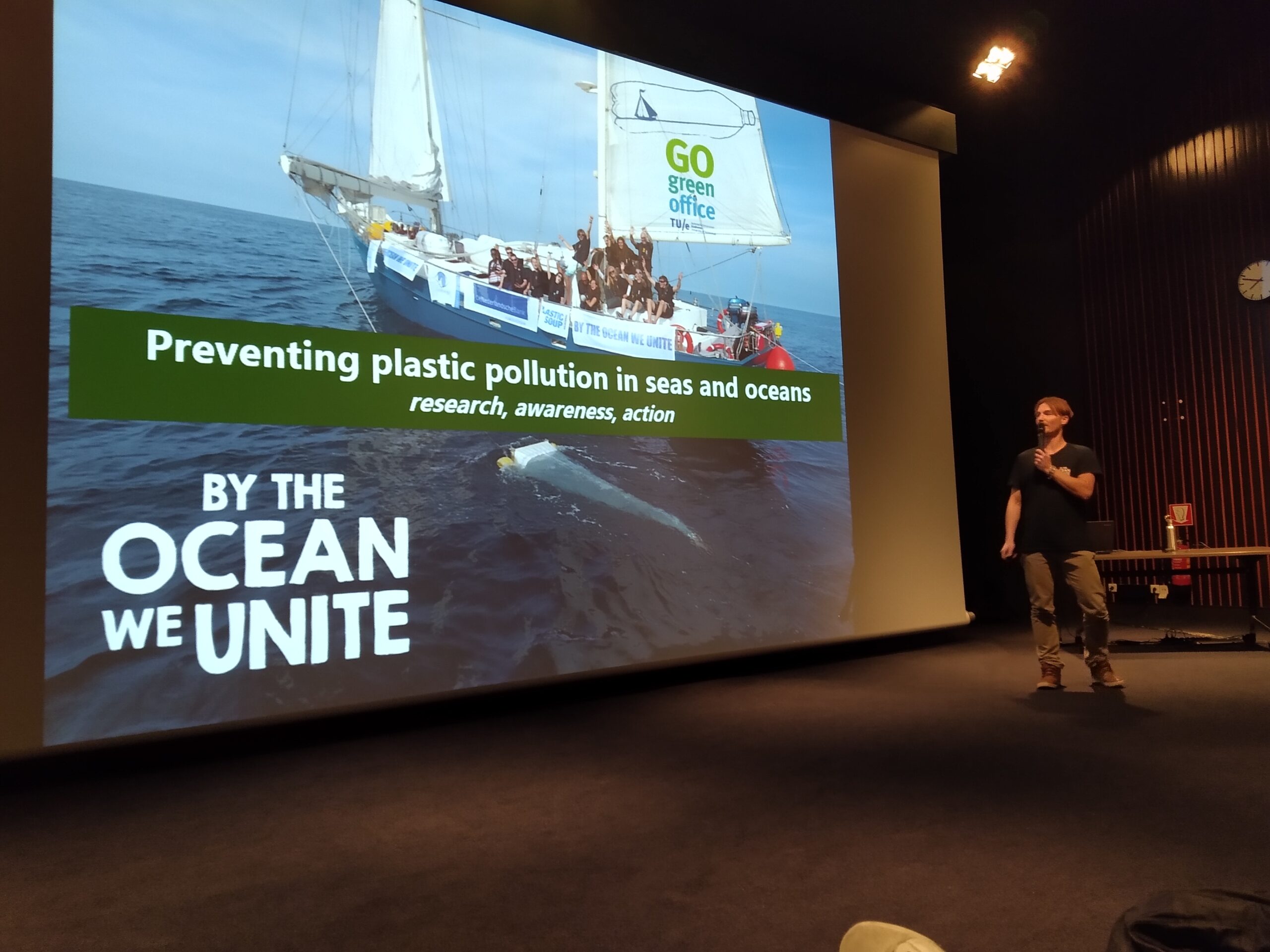 By the Ocean we Unite – The Ocean Movement – spreker Karl Beerenfenger – plastic soep lezing @ TU Eindhoven By the Ocean we Unite - The Ocean Movement - spreker Karl Beerenfenger - plastic soep lezing @ TU Eindhoven